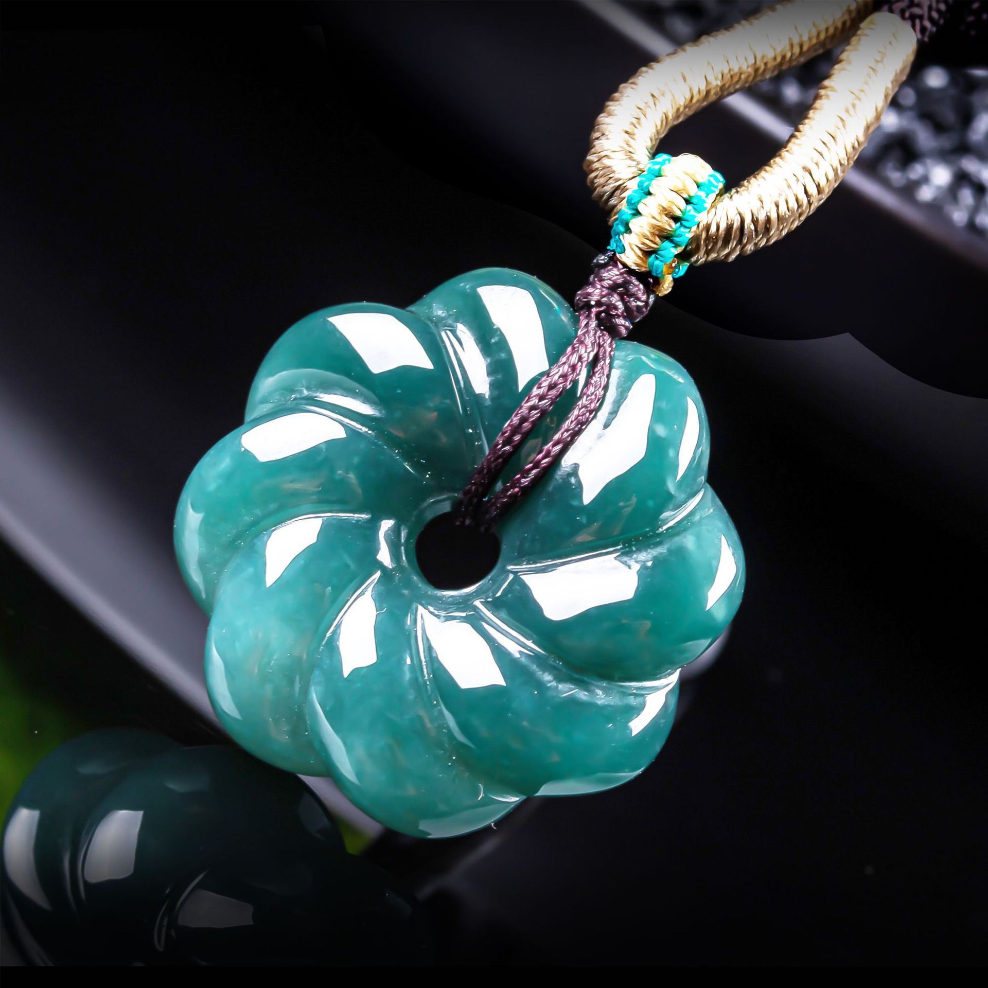 Natürlicher burmesischer Jadei – Jewelry & Watches Sp Z Oo Ul Frezerów 3 Bewertung und Preis